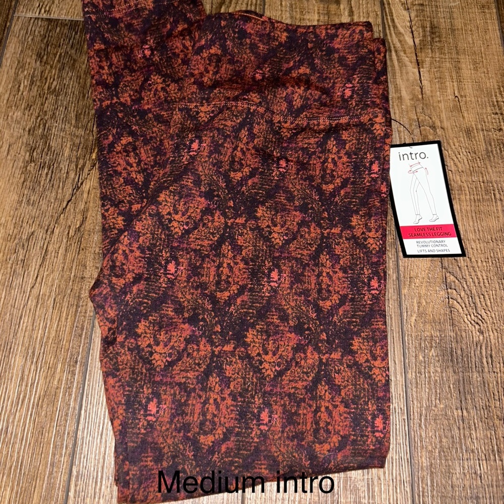 Intro love the fit leggings. New with tags size medium